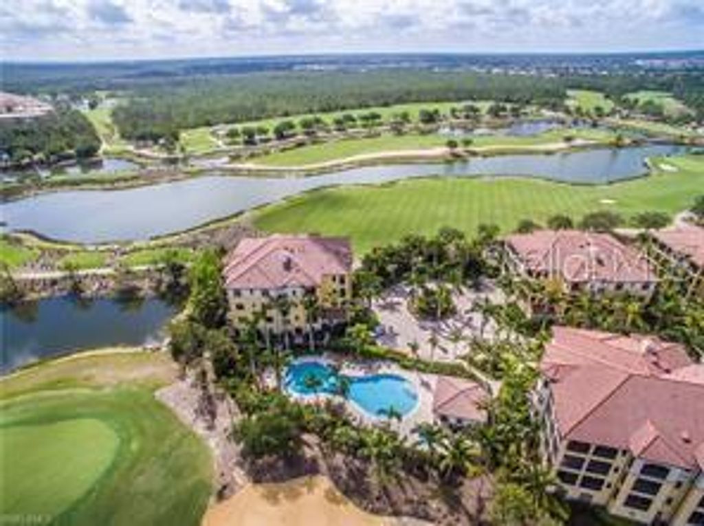 2555 MARQUESA ROYALE LANE PH 302, Naples, FL 34109