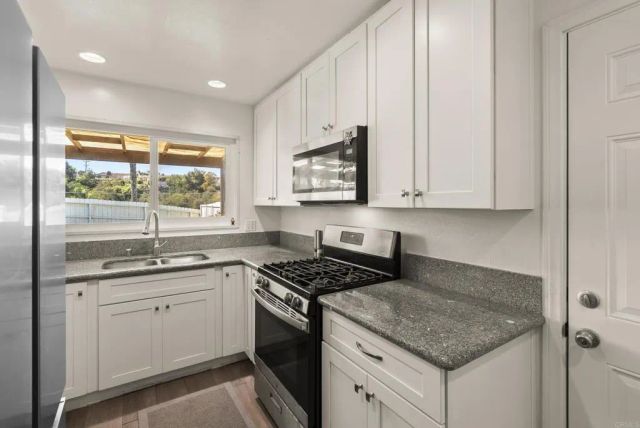 4657 Chateau Place, San Diego, CA 92117