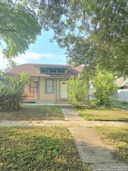 1032 W Kings Hwy, San Antonio, TX 78201