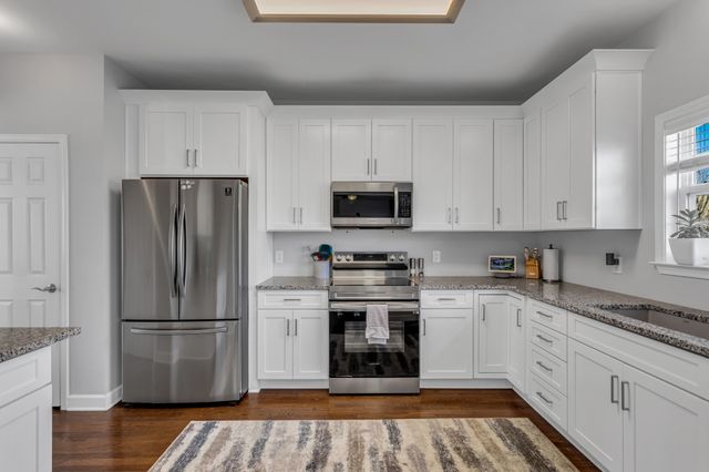 7009 Masonboro Dr, Spring Hill, TN 37174