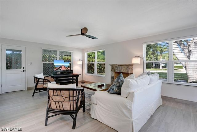 982 13th ST N, Naples, FL 34102