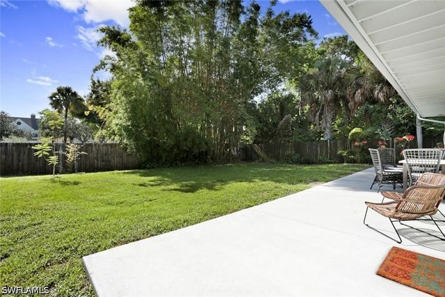 982 13th ST N, Naples, FL 34102