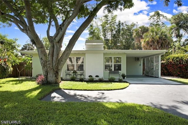 982 13th ST N, Naples, FL 34102