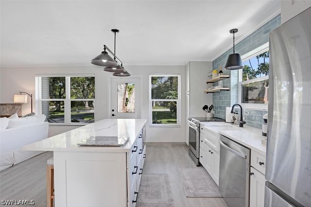 982 13th ST N, Naples, FL 34102