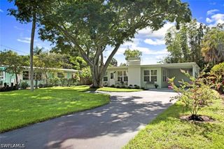 982 13th ST N, Naples, FL 34102