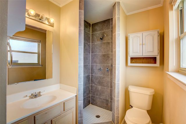 2104 Meadow Dale, Irving, TX 75060