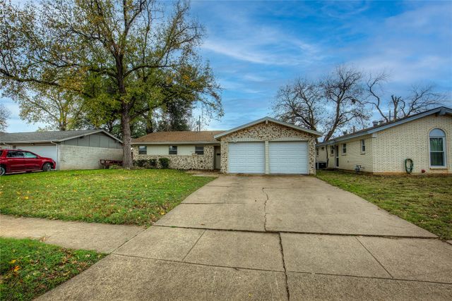 2104 Meadow Dale, Irving, TX 75060