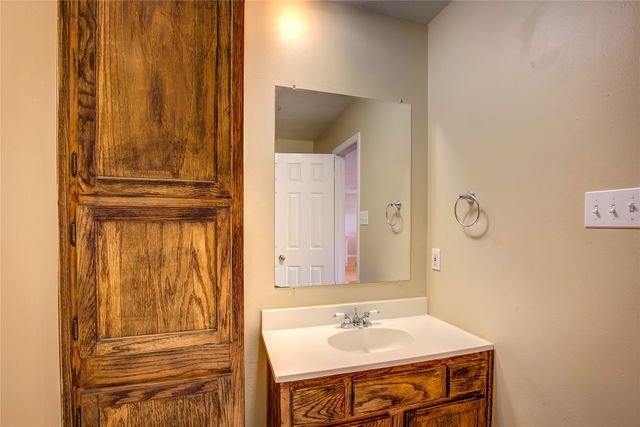 2104 Meadow Dale, Irving, TX 75060