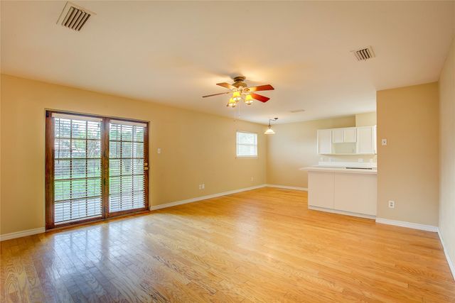 2104 Meadow Dale, Irving, TX 75060