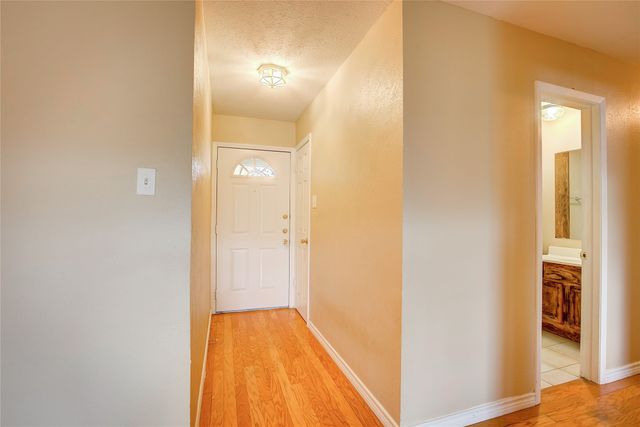 2104 Meadow Dale, Irving, TX 75060