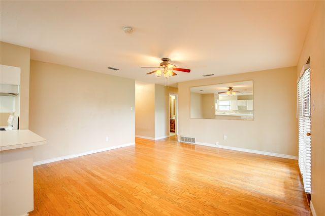 2104 Meadow Dale, Irving, TX 75060