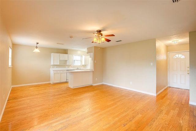 2104 Meadow Dale, Irving, TX 75060