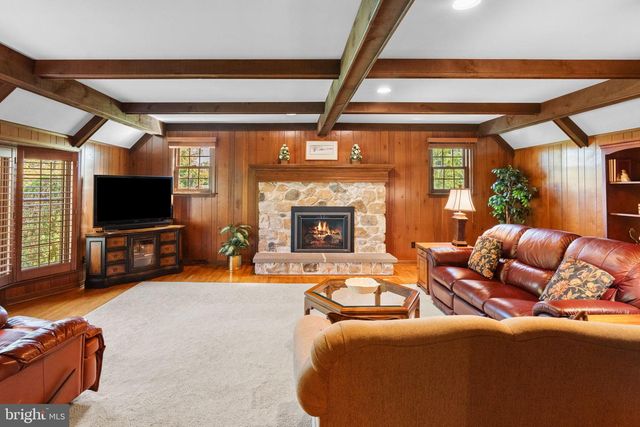 1504 SCHOOL HOUSE LN, Gwynedd Valley, PA 19437