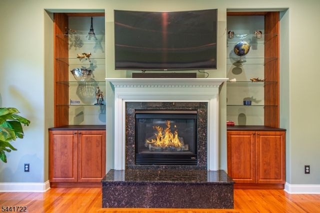 14 Bluffs Ct, Hamburg Boro, NJ 07419