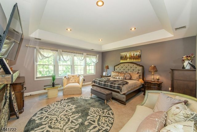 14 Bluffs Ct, Hamburg Boro, NJ 07419