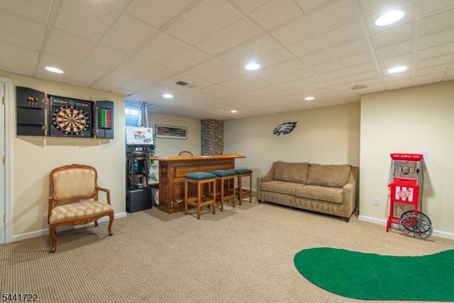 14 Bluffs Ct, Hamburg Boro, NJ 07419
