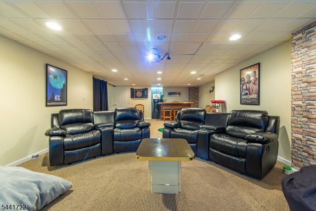 14 Bluffs Ct, Hamburg Boro, NJ 07419