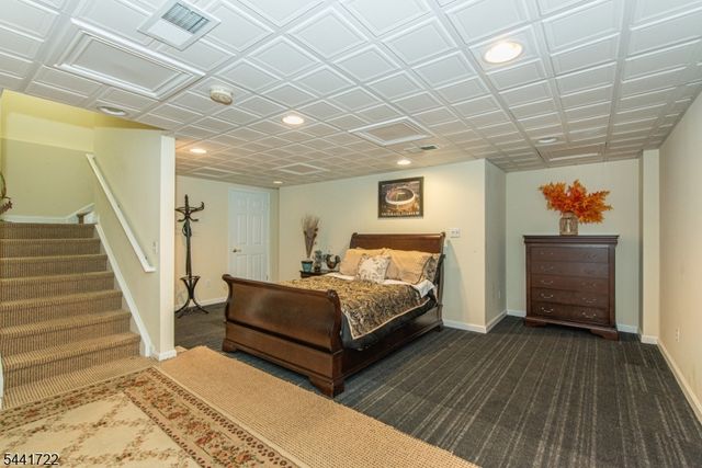 14 Bluffs Ct, Hamburg Boro, NJ 07419