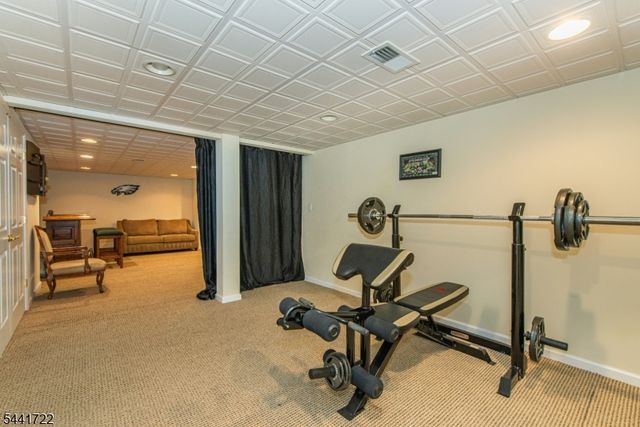 14 Bluffs Ct, Hamburg Boro, NJ 07419