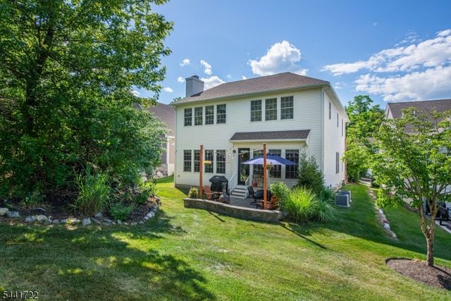 14 Bluffs Ct, Hamburg Boro, NJ 07419