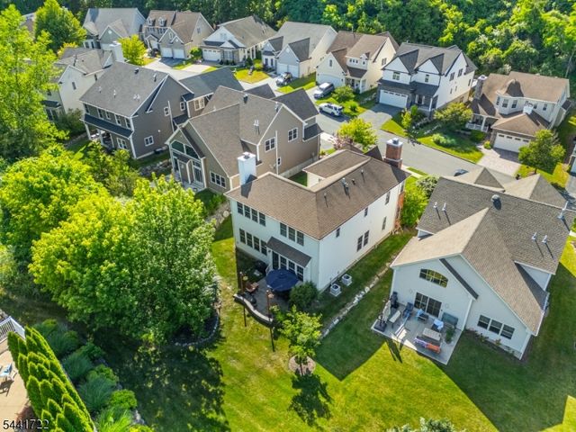 14 Bluffs Ct, Hamburg Boro, NJ 07419