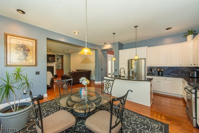 14 Bluffs Ct, Hamburg Boro, NJ 07419
