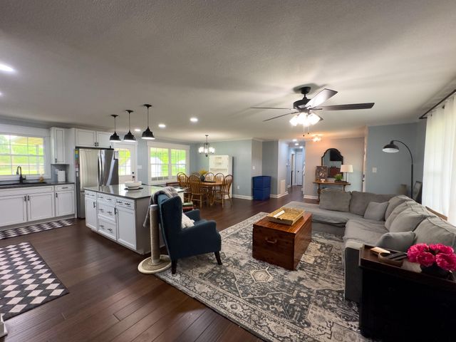 90 Curd Road, Williamsburg, KY 40769