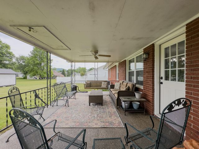 90 Curd Road, Williamsburg, KY 40769