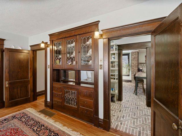 208 Henrietta Street, Ravenswood, WV 26164