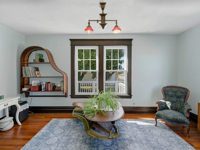 208 Henrietta Street, Ravenswood, WV 26164