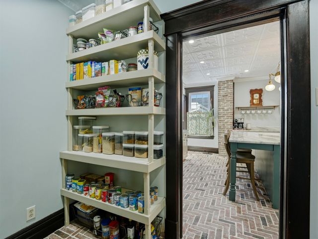 208 Henrietta Street, Ravenswood, WV 26164