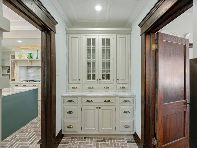 208 Henrietta Street, Ravenswood, WV 26164