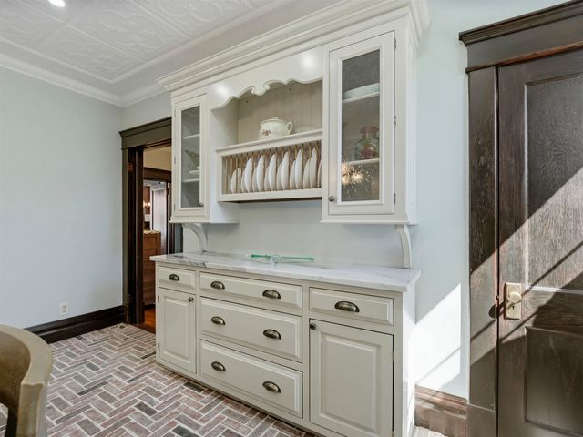 208 Henrietta Street, Ravenswood, WV 26164