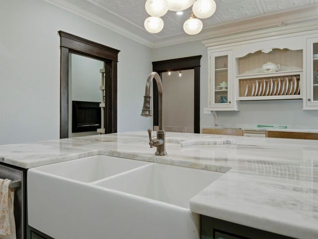 208 Henrietta Street, Ravenswood, WV 26164