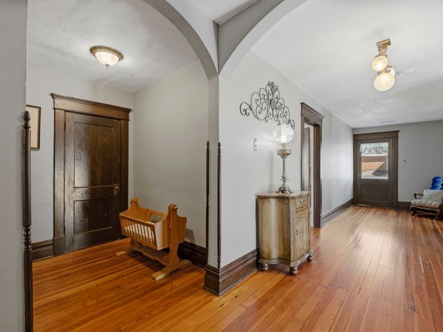 208 Henrietta Street, Ravenswood, WV 26164