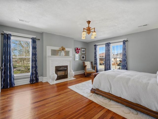 208 Henrietta Street, Ravenswood, WV 26164