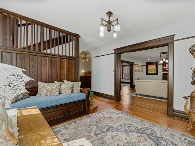 208 Henrietta Street, Ravenswood, WV 26164