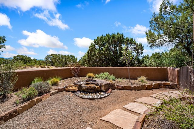 770 Coyote Ridge Road, Santa Fe, NM 87507