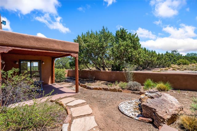 770 Coyote Ridge Road, Santa Fe, NM 87507