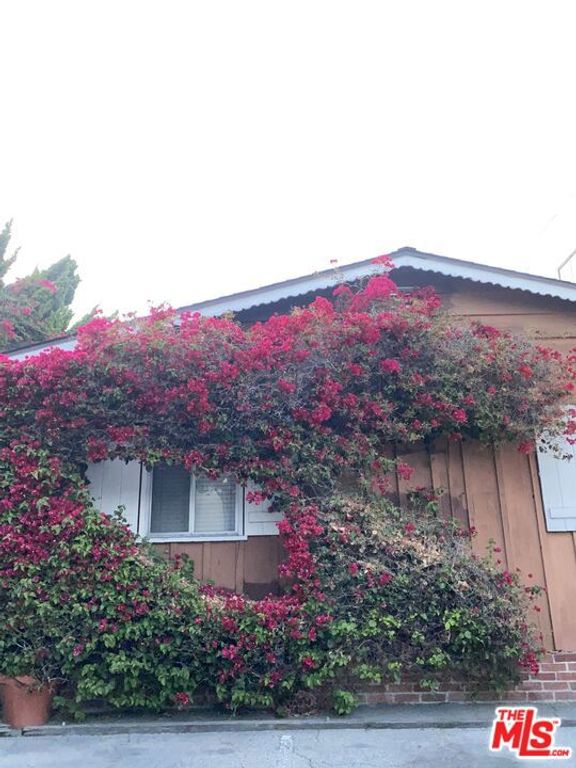 11317 Iowa Avenue, Los Angeles, CA 90025