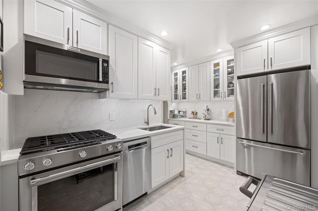 112-20 72nd Drive B35, Forest Hills, NY 11375