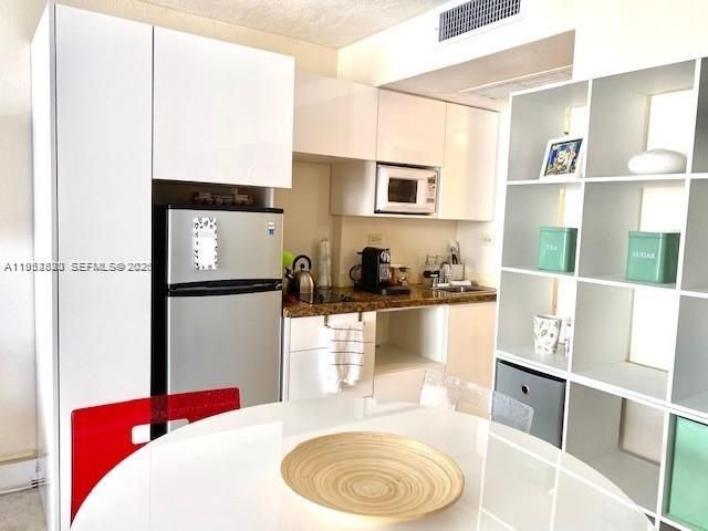 19201 Collins Ave 1102, Sunny Isles Beach, FL 33160