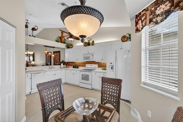 1669 MONARCH DRIVE 203, Venice, FL 34293