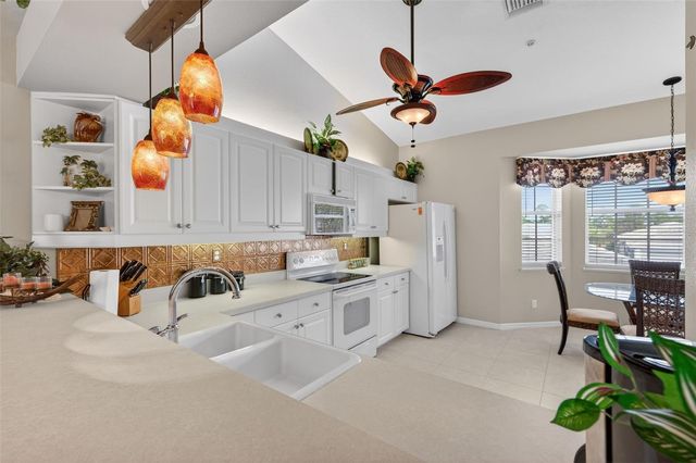 1669 MONARCH DRIVE 203, Venice, FL 34293