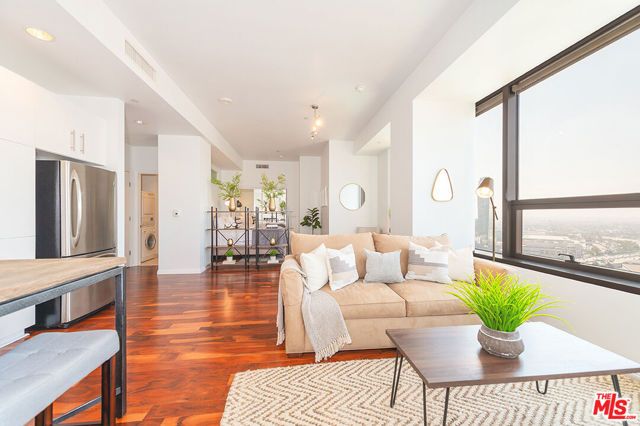 1100 Wilshire Boulevard 2501, Los Angeles, CA 90017