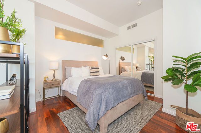1100 Wilshire Boulevard 2501, Los Angeles, CA 90017