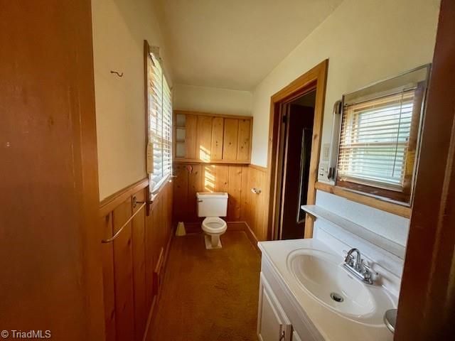 302 Lakewood Drive, Lexington, NC 27292