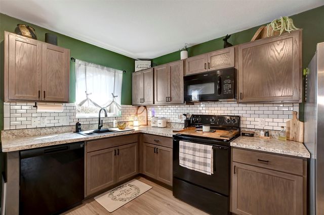 950 21st Street, Hempstead, TX 77445