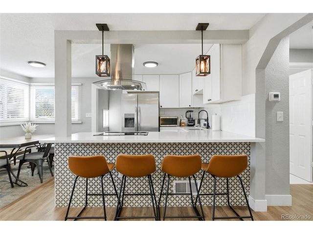 2811 S Delaware St, Englewood, CO 80110