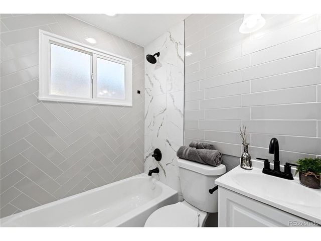 2811 S Delaware St, Englewood, CO 80110